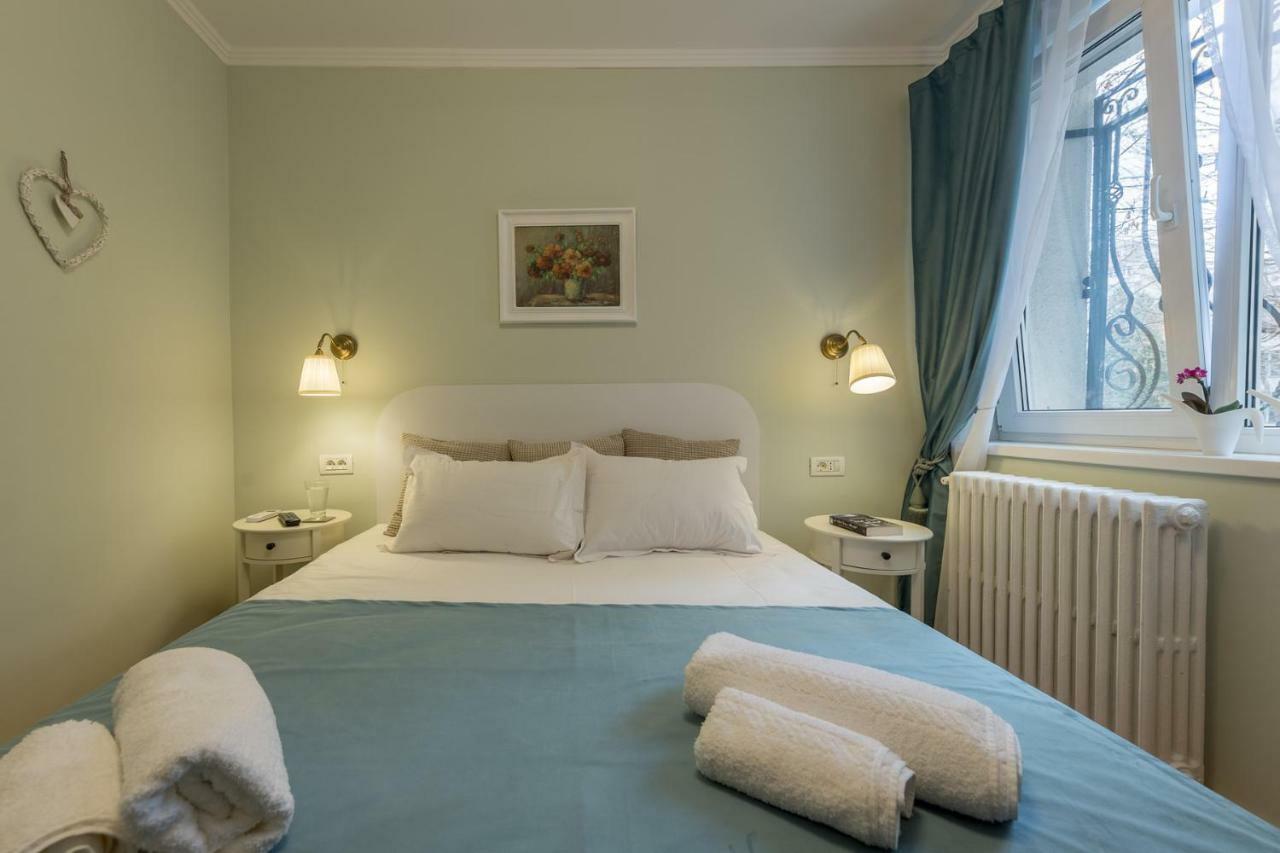 Central Stylish & Cozy One Bedroom Apartment - Adela Accommodation - Ideal For Long Stays Bucarest Exterior foto