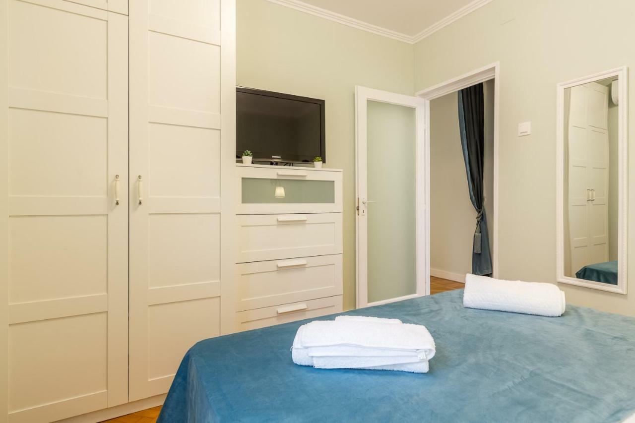 Central Stylish & Cozy One Bedroom Apartment - Adela Accommodation - Ideal For Long Stays Bucarest Exterior foto
