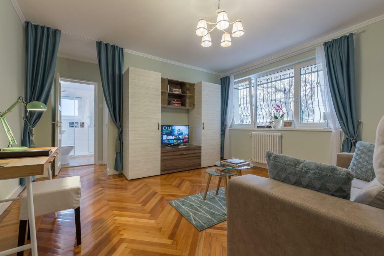 Central Stylish & Cozy One Bedroom Apartment - Adela Accommodation - Ideal For Long Stays Bucarest Exterior foto