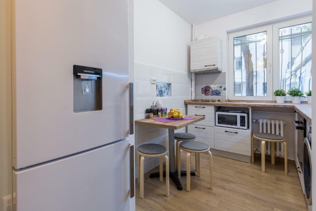 Central Stylish & Cozy One Bedroom Apartment - Adela Accommodation - Ideal For Long Stays Bucarest Exterior foto