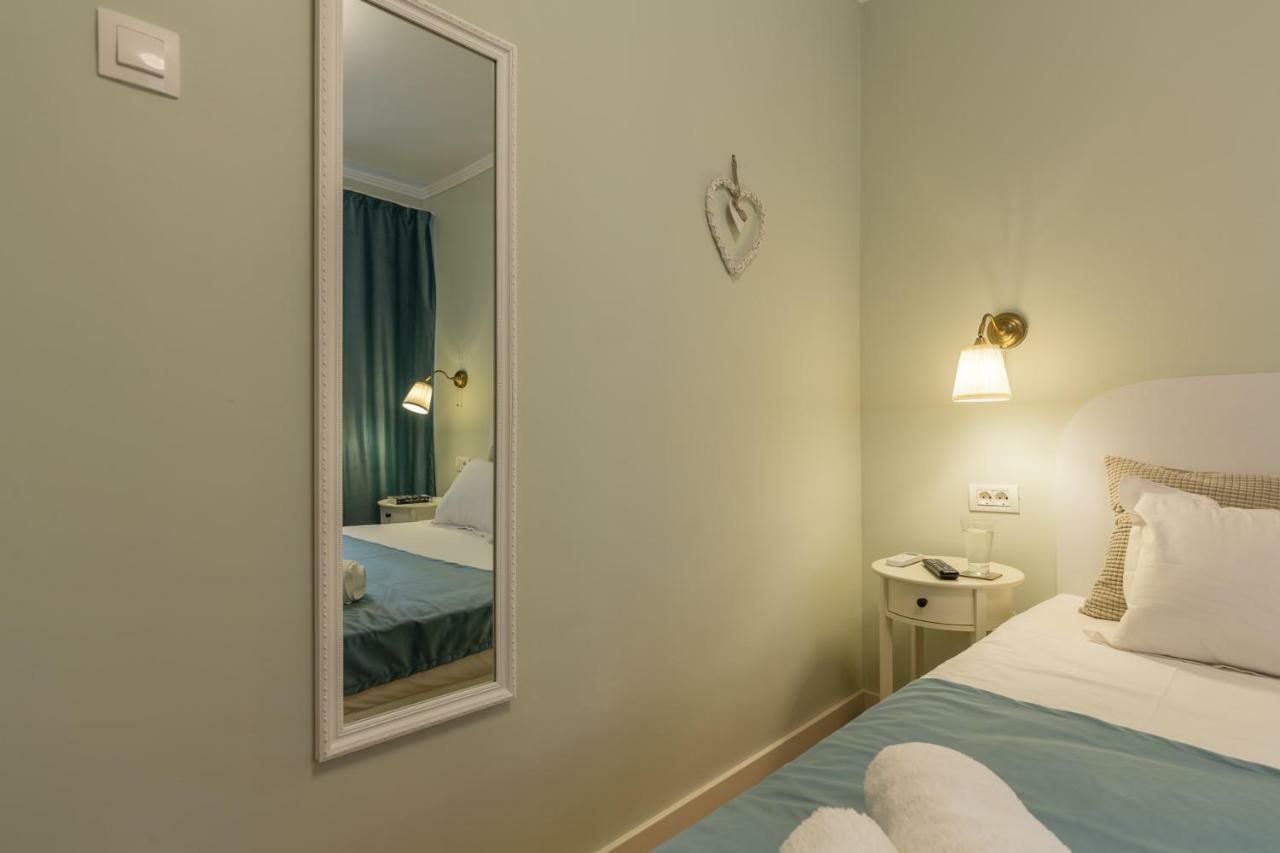 Central Stylish & Cozy One Bedroom Apartment - Adela Accommodation - Ideal For Long Stays Bucarest Exterior foto